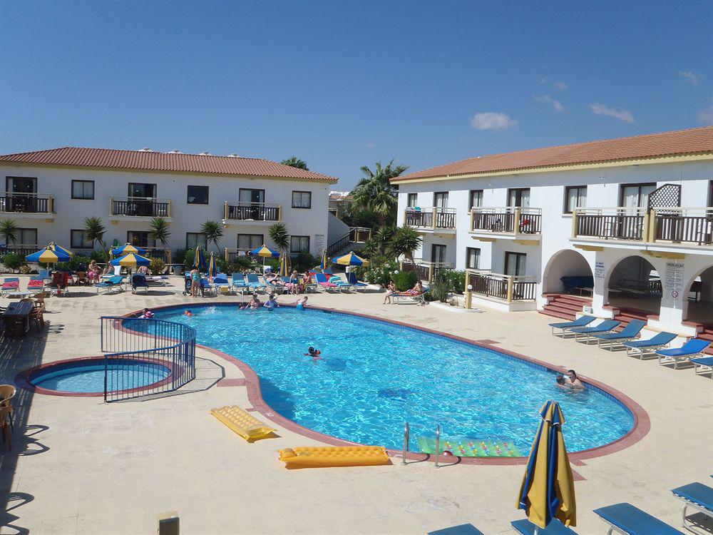 Cosmelenia Hotel Apartments Ayia Napa Exterior photo